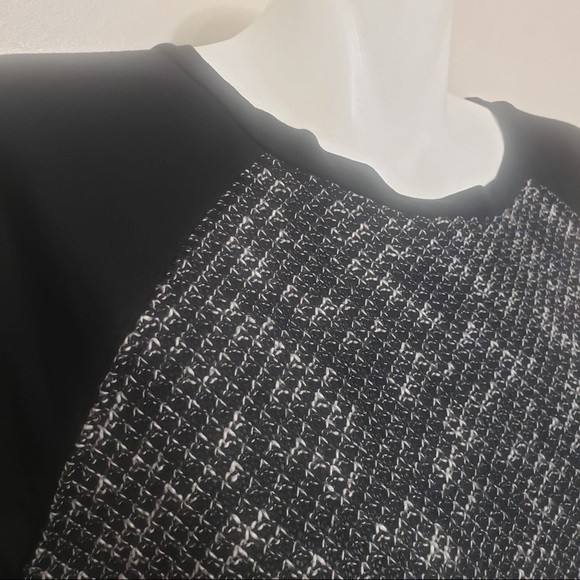 🧩Banana Republic Navy Soft Fleece Long Sleeve Top - Picture 4 of 6